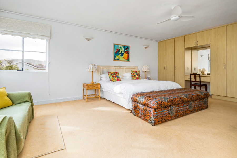 4 Bedroom Property for Sale in Leisure Isle Western Cape